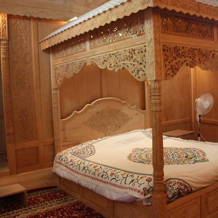 Khilona Luxury Heritage Houseboats Srīnagar Eksteriør bilde