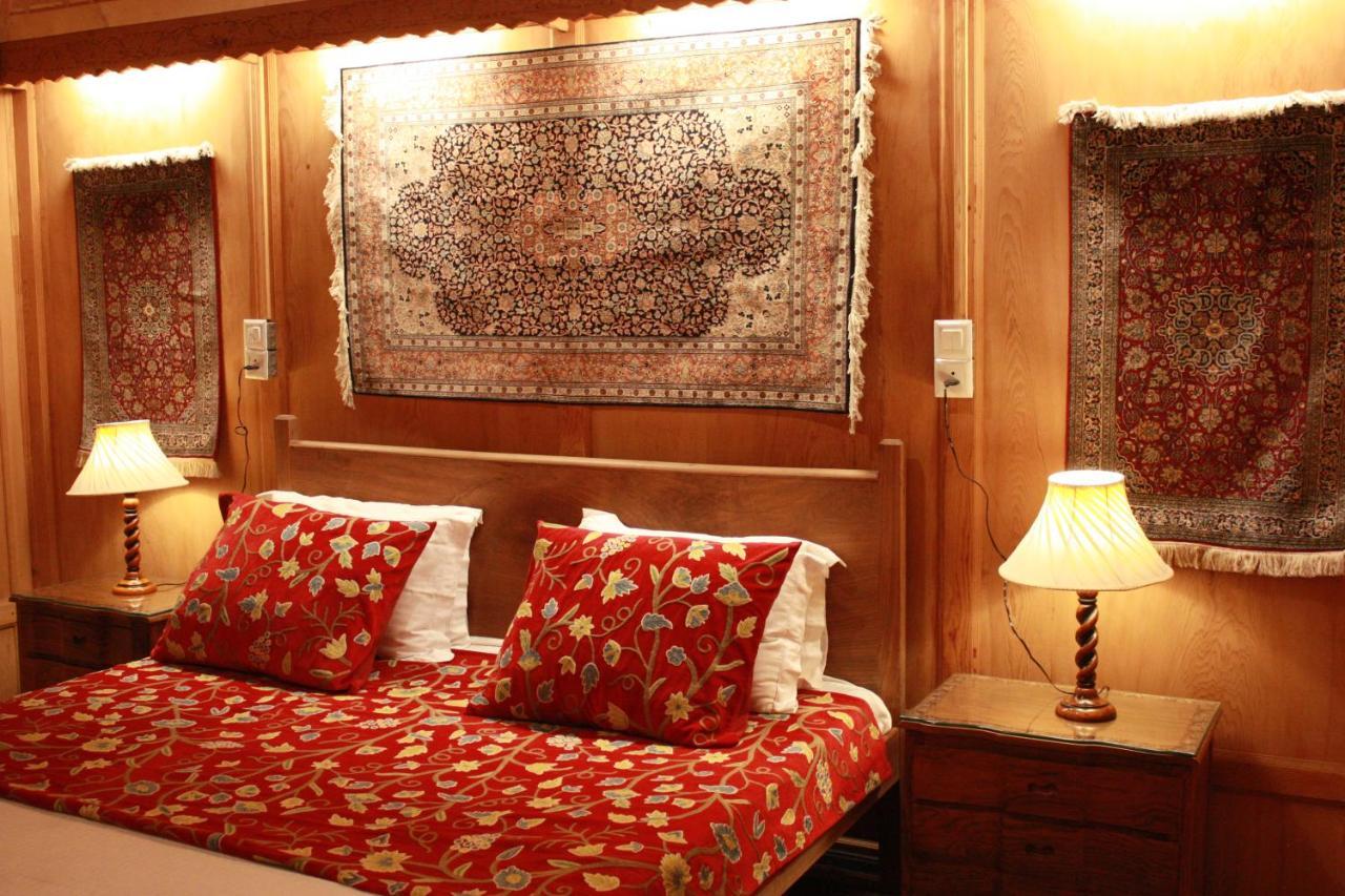 Khilona Luxury Heritage Houseboats Srīnagar Eksteriør bilde