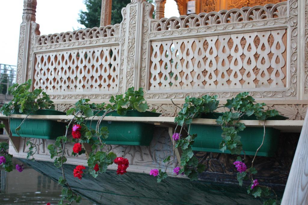 Khilona Luxury Heritage Houseboats Srīnagar Eksteriør bilde